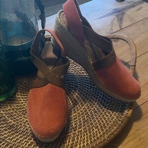 Born Women's Orange / Brown Suede Espadrille Wedge Sandals size 9